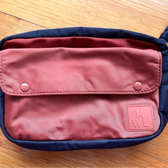 Madewell THE SPORT CAMERA BAG IN COLORBLOCK Color: DARK BALTIC MULTI - Picture 3 of 8